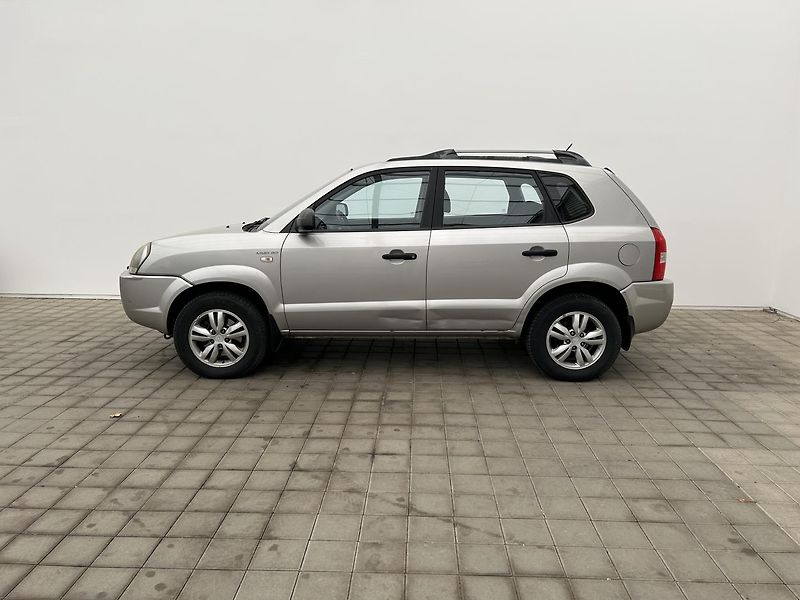 Hyundai Tucson 2.0 i CVVT 4x4 - fotka 3 z 21