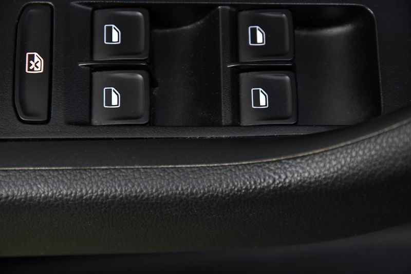 Škoda Fabia 1.2 TSi STYLE,KLIMA,VÝHŘEV,PDC - fotka 10 z 46
