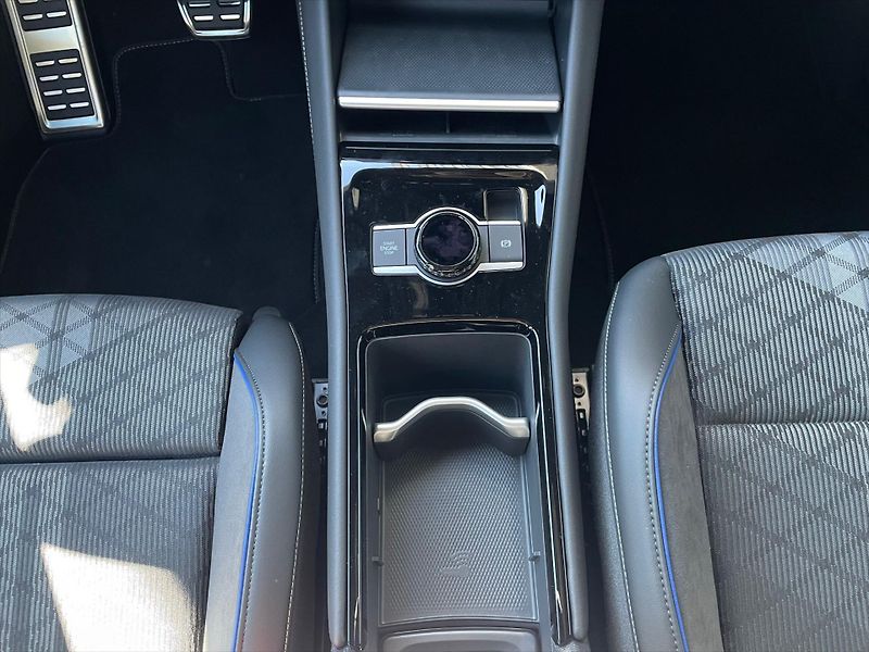 Volkswagen Tayron (2025) 1,5 TSI 150kW eHybrid  R-Line - fotka 17 z 18