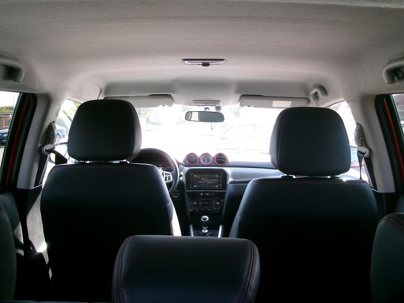 Suzuki Vitara (2017) 1,4 BJet 4x4 NAVI ACC ALU - fotka 10 z 30