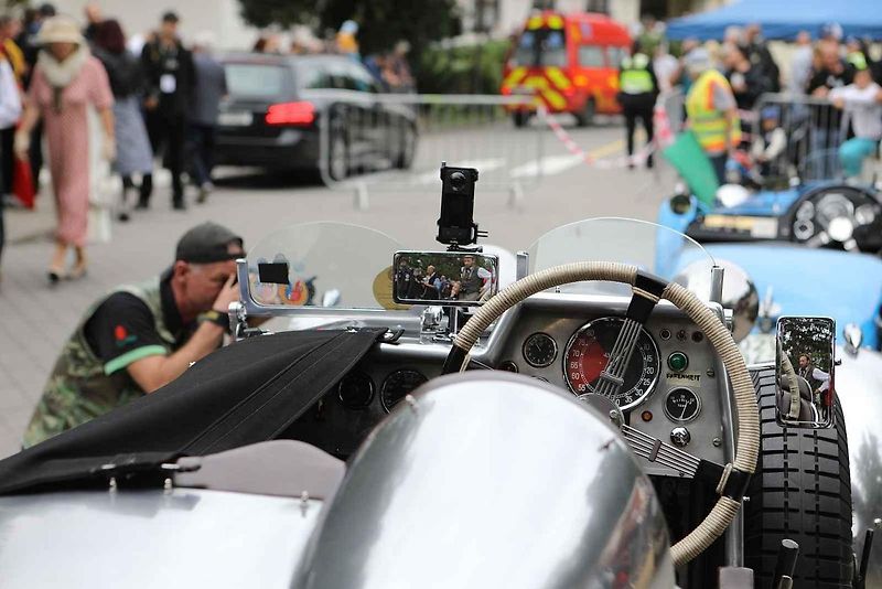 Na akci Jízda do vrchu a výstava historických vozidel se představilo na tři sta automobilů a motocyklů.