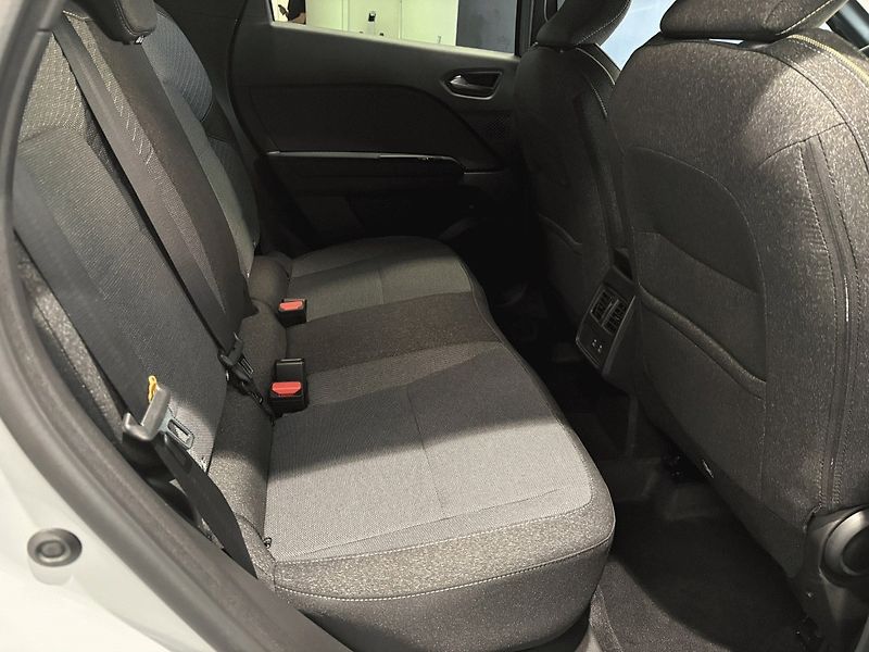 Renault Captur (2026) techno mild hybrid 140 EDC - fotka 8 z 10
