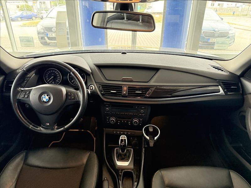 BMW X1 2,0   18d,105kW,TAŽNÉ - fotka 9 z 22