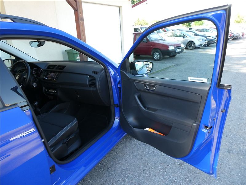 Škoda Fabia 1,0 TSi 70kW STYLE,2x kola,ČR - fotka 25 z 42
