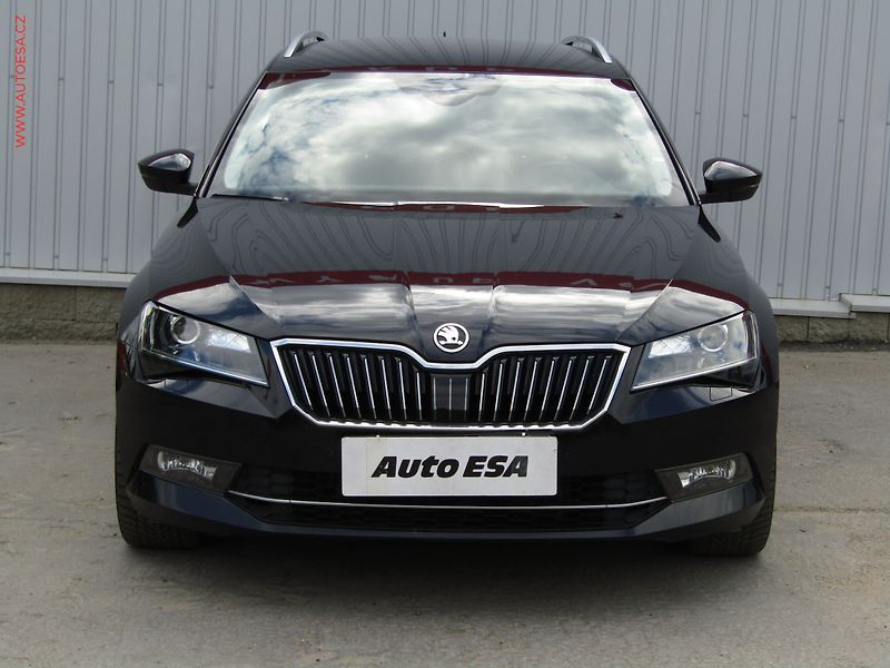 Škoda Superb (2019) 2.0TDi, Style, DSG, bixen - fotka 2 z 23