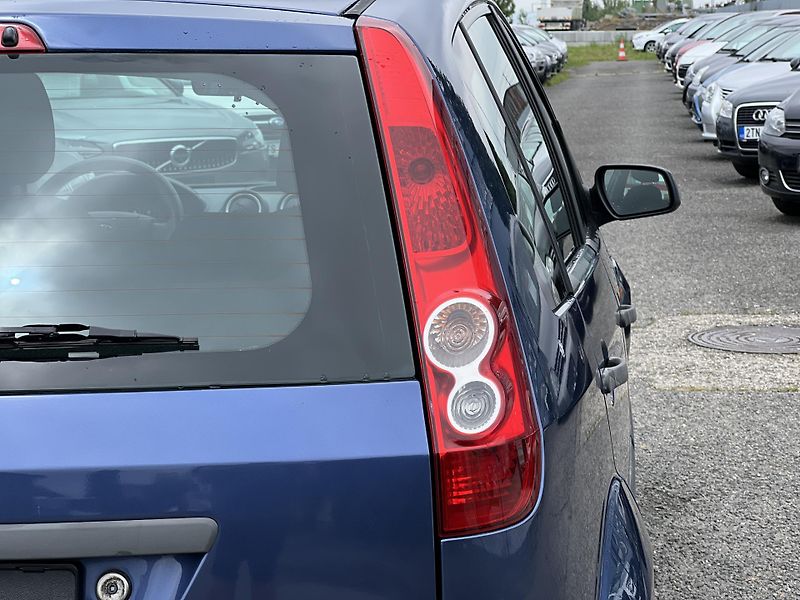 Ford Fiesta 1.3i 51Kw ČR TAŽNÉ KLIMA - fotka 34 z 36