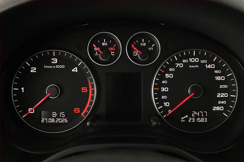 Audi A3 (2010) 1.6 TDI, Tempomat - fotka 9 z 13