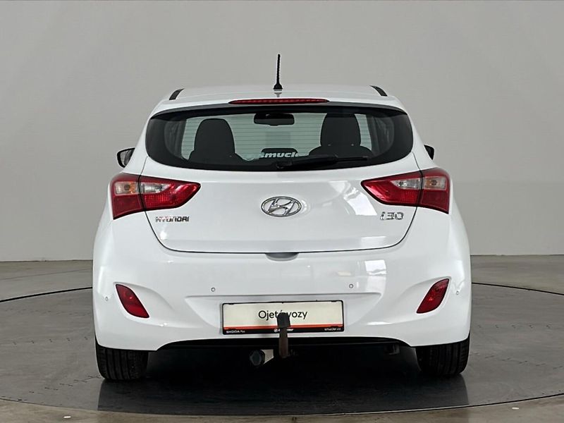 Hyundai i30 Hatchback - fotka 17 z 27