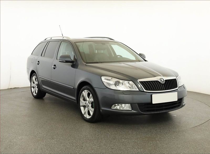 Škoda Octavia (2010) 1.6 TDI, Xenony, Tempomat - fotografie inzerátu