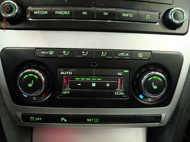 Škoda Octavia (2011) 2.0 TSi, ČR, RS - fotka 17 z 20