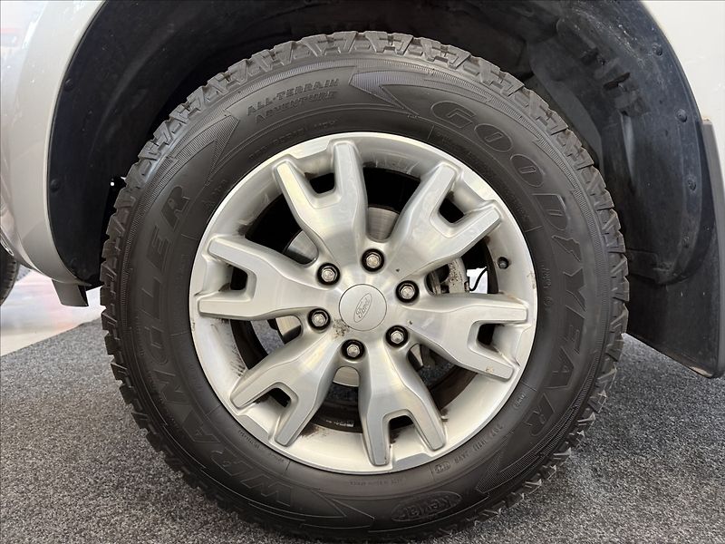 Ford Ranger 3,2 Wildtrak,AT,Hardtop,po ser - fotka 26 z 36
