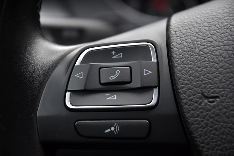 Volkswagen Passat 2.0 TDi CR COMFORTLINE, VÝHŘEV - fotka 13 z 50