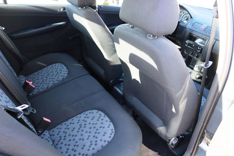 Škoda Fabia (2006) 1.2i KLIMATIZACE KOUPENO ČR - fotka 11 z 16
