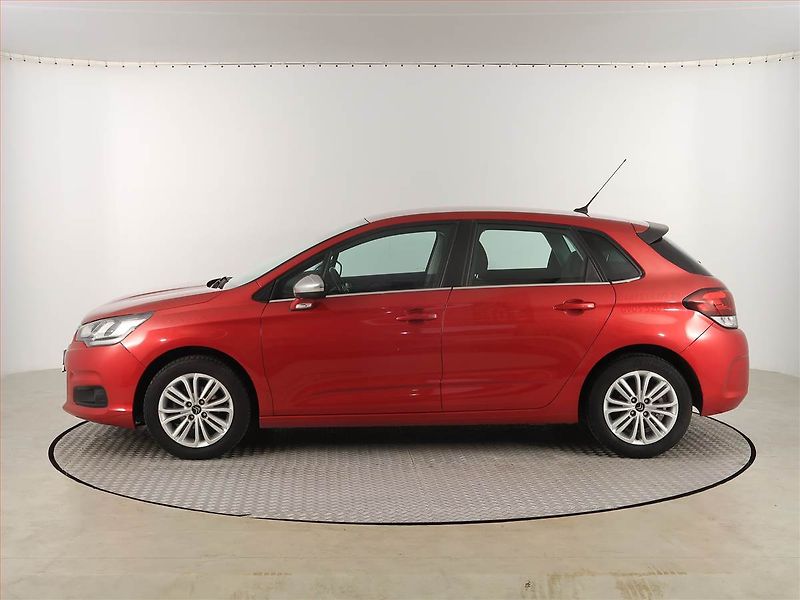 Citroën C4 (2018) Feel 1.2 PureTech, Serv.kniha - fotka 3 z 16