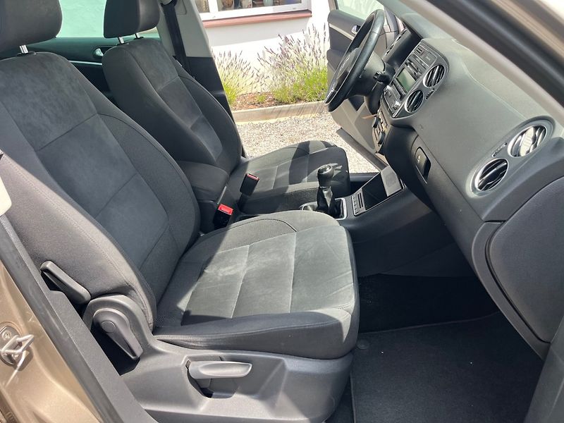 Volkswagen Tiguan (2011) 2.0 TDI 4 MOTION, Bi-Xenon - fotka 12 z 25