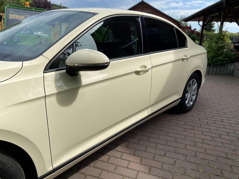 Volkswagen Passat (2017) 2.0Tdi 110kw DSG - fotka 15 z 38