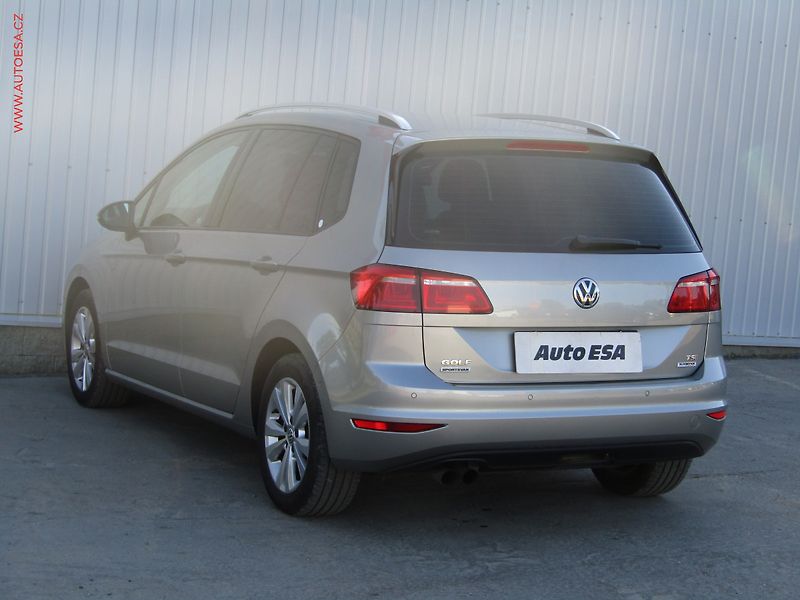 Volkswagen Golf Sportsvan (2015) 1.4TSi, ČR, DSG, bixen, kamea - fotka 6 z 17