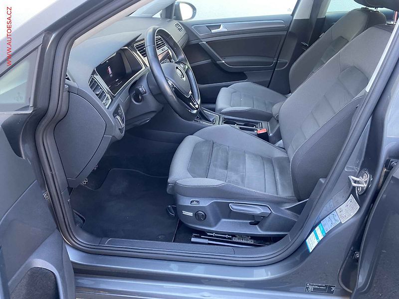 Volkswagen Golf (2017) 1.0 TSi, Comfortline, navi - fotka 9 z 19