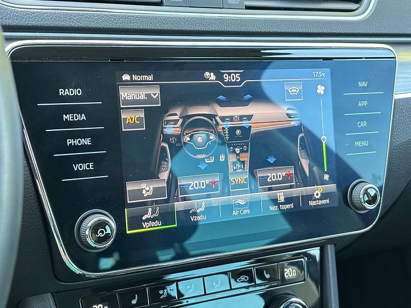 Škoda Superb (2024) Combi 2.0 TDI 4x4 DSG Scout - fotka 15 z 33