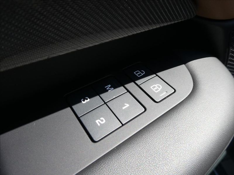 Land Rover Discovery 3,0 D350 35th Anniversary - fotka 15 z 46