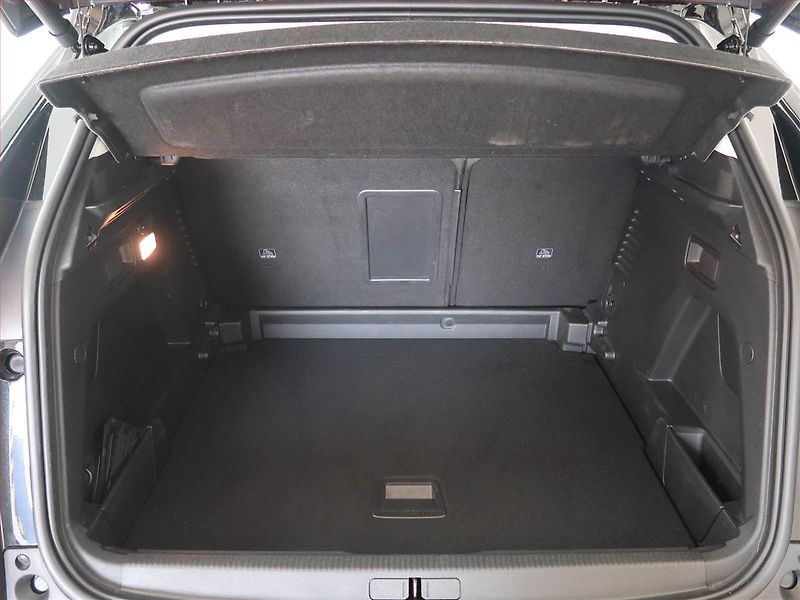 Peugeot 3008 (2019) Allure Pack 1.6 PureTech - fotka 14 z 21