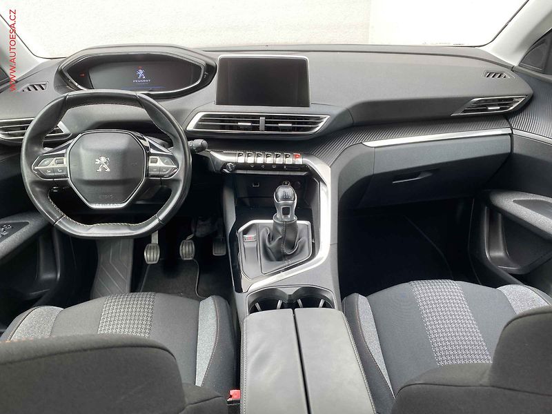 Peugeot 3008 (2017) 1.2 PT, Active, TZ, navi - fotka 8 z 18