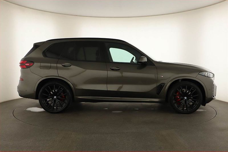 BMW X5 (2026) xDrive30d, M Paket - fotka 6 z 22