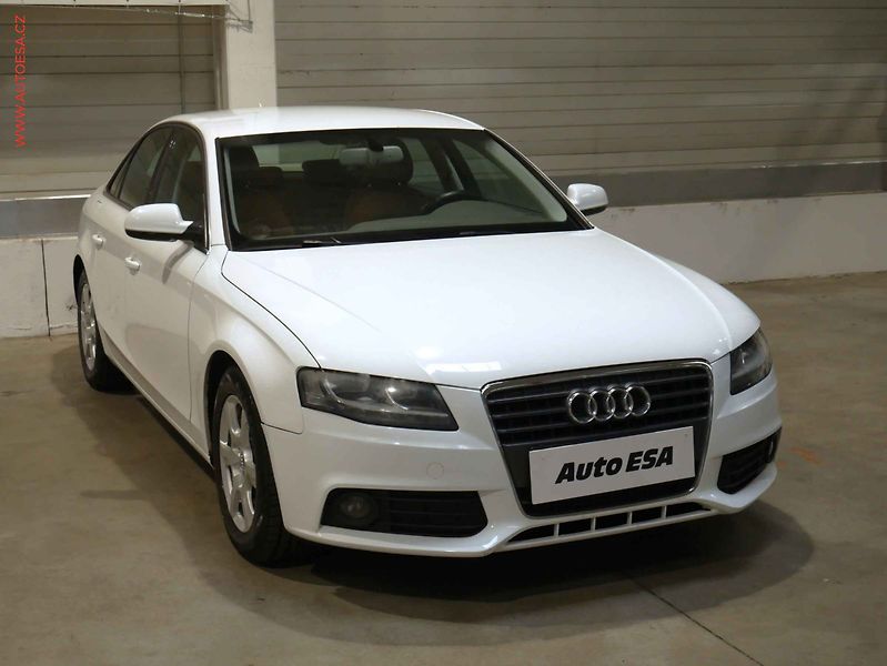 Audi A4 (2009) 2.0 TDi, 1.maj, AC, park - fotografie inzerátu