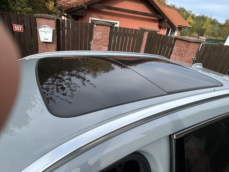 Volvo XC60 (2025) T6 RECHARGE PHEV 4WD ČR 1.maj  - fotka 41 z 46