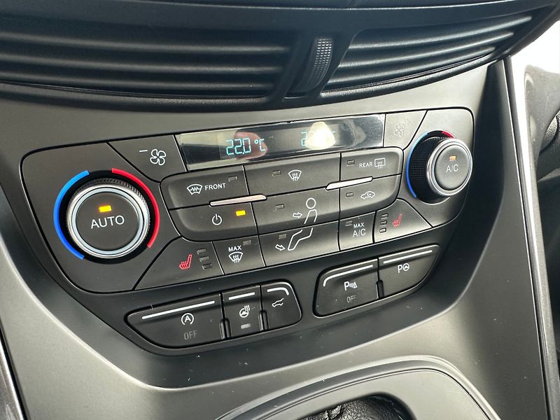 Ford Kuga (2019) 2,0TDCI 4x4 Automat  Vignale - fotka 25 z 31