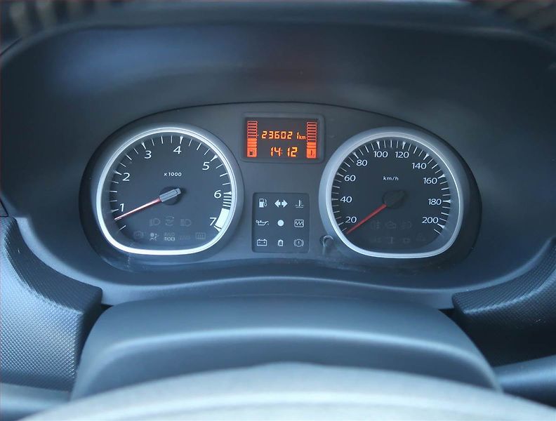 Dacia Duster (2011) 1.6 16V, LPG, nová STK - fotka 11 z 13