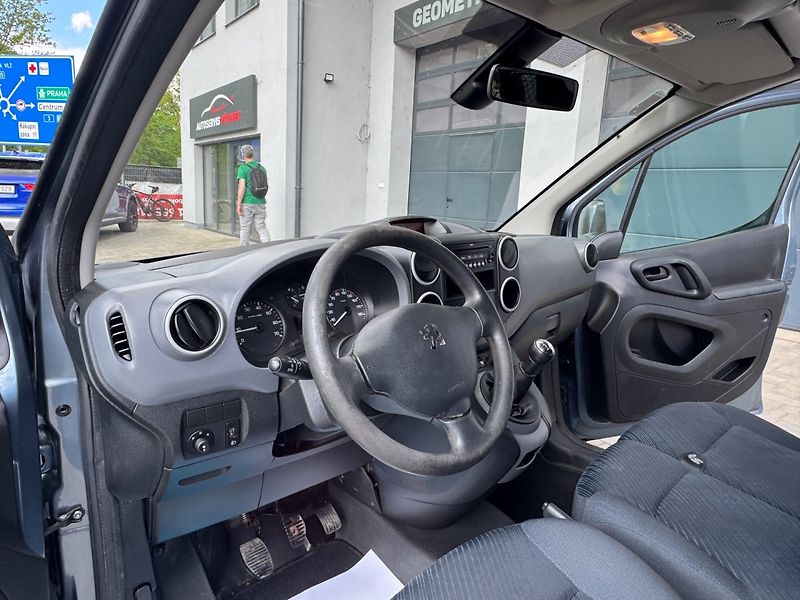 Peugeot Partner (2009) 1.6 16V - fotka 13 z 28