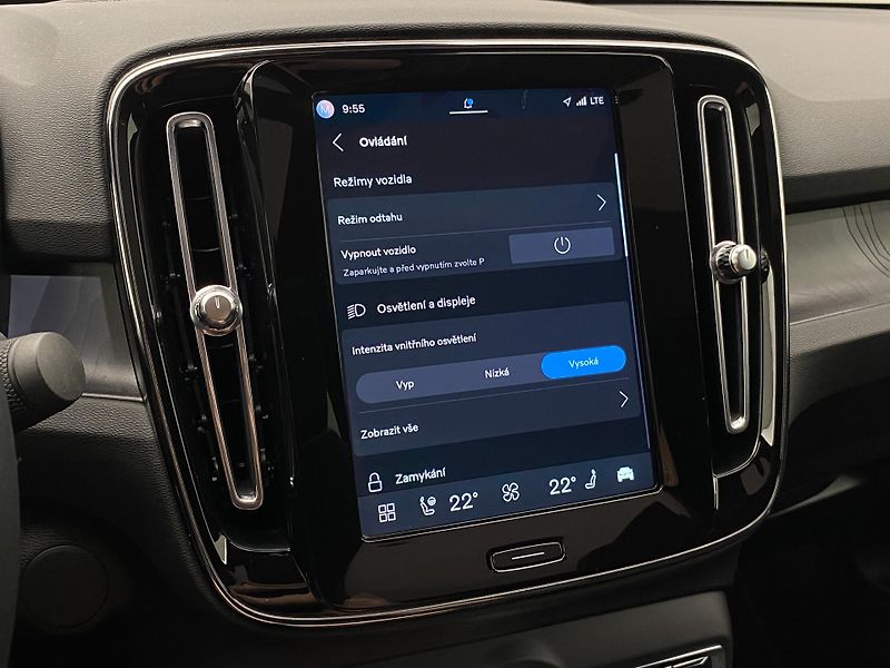 Volvo C40 PURE ELECTRIC TWIN ENGINE PLUS - fotka 46 z 57