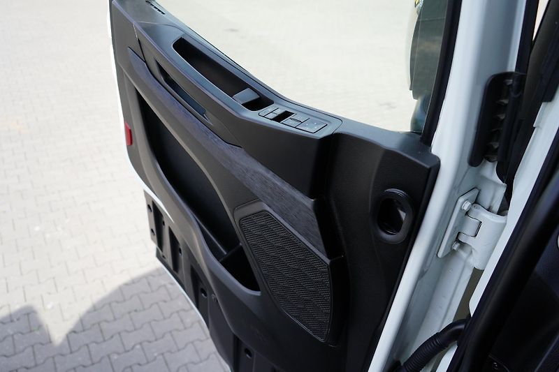Iveco S-WAY (2023) 420 / E 6 / KONTENER + WINDA / - fotka 38 z 45