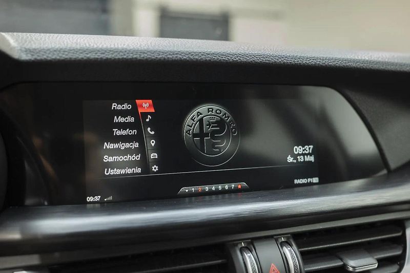 Alfa Romeo Stelvio Q4 2.2 JTD 154 kW - fotka 15 z 35