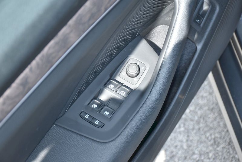 Škoda Superb (2024) L&K 2.0 TDI 142kW 4x4 DSG - fotka 32 z 34