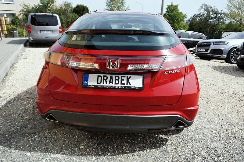 Honda Civic (2011) 1,4i- Vtec 73 kW - fotka 5 z 27