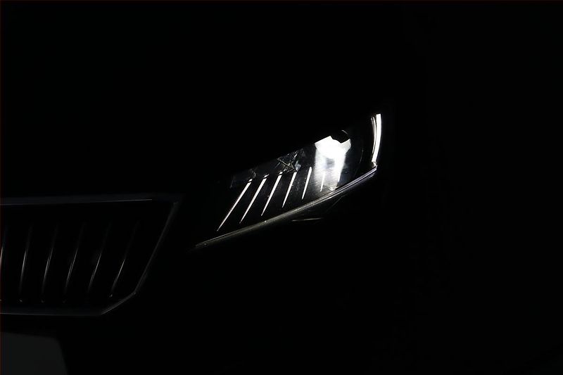 Škoda Superb (2019) Laurin&Klement 2.0 TDI - fotka 29 z 31