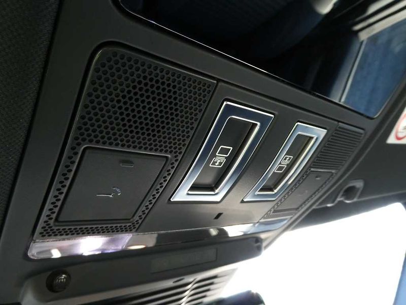 Land Rover Discovery 5 3,0 Gemini D350 - fotka 34 z 44