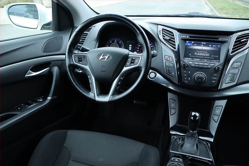 Hyundai i40 (2015) 1.7 CRDi, Automat, Serv.kniha - fotka 7 z 23
