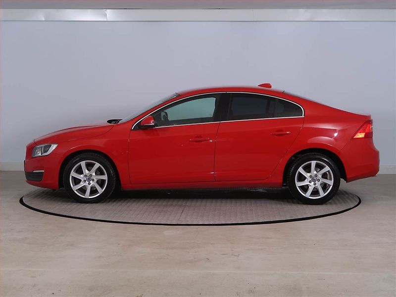Volvo S60 (2014) D4 Polestar, Xenony, Tempomat - fotka 3 z 19