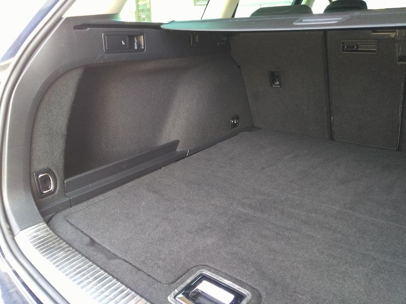 Volkswagen Passat 1,4 TSI  /110 kW/  - fotka 6 z 45