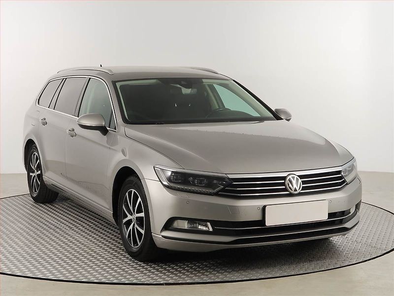 Volkswagen Passat (2015) Comfortline 2.0 TDI, Navi - fotka 1 z 18
