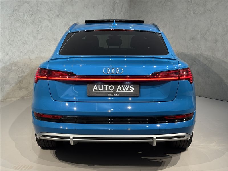Audi e-tron 55  300kW Sportback S-Line LED - fotka 10 z 46