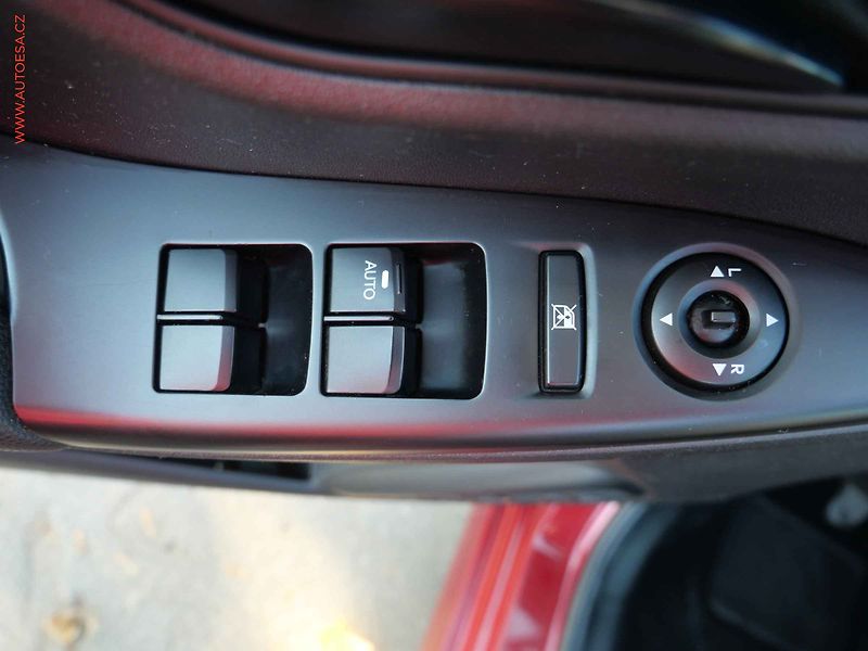 Hyundai ix20 (2012) 1.4CRDi, Klima - fotka 12 z 14