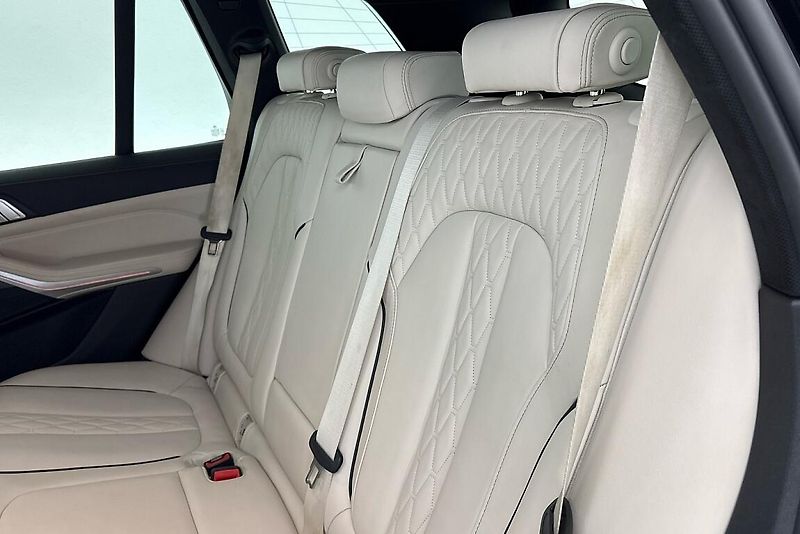 BMW X5 xDrive30d - fotka 9 z 28