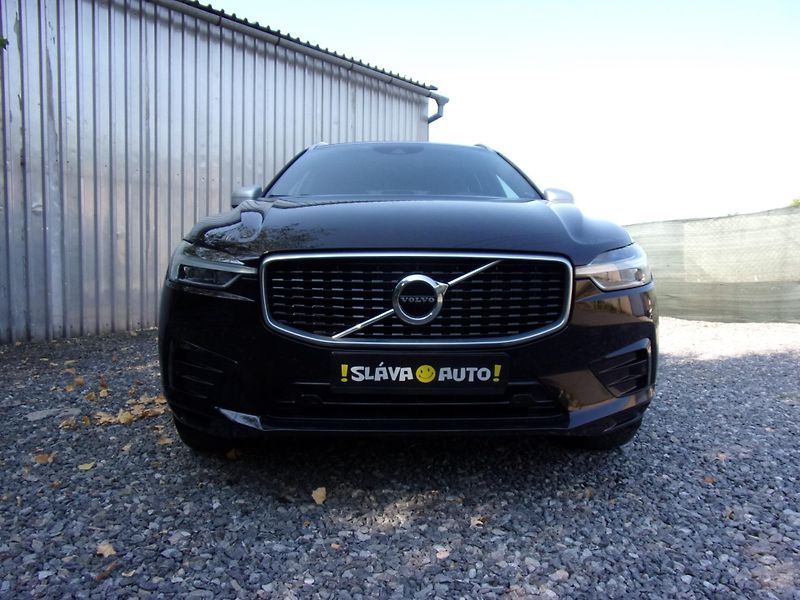 Volvo XC60 (2018) 2.0D4 140kW AWD R-LINE 148 000 - fotka 2 z 31
