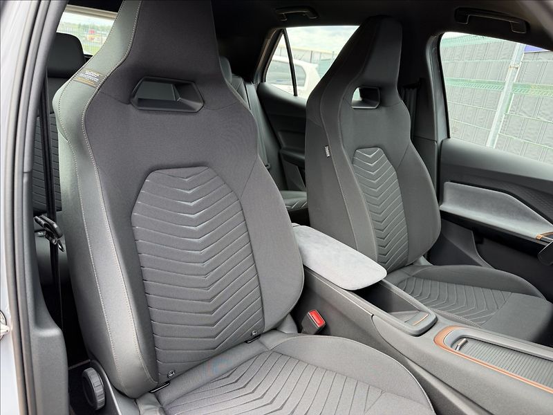 Cupra Born 150 kW 58 kWh - fotka 19 z 24