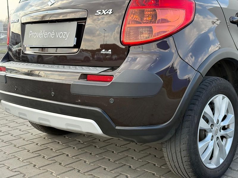 Suzuki SX4 1.6 VVT GLX 4x4 NAVI SE - fotka 30 z 30