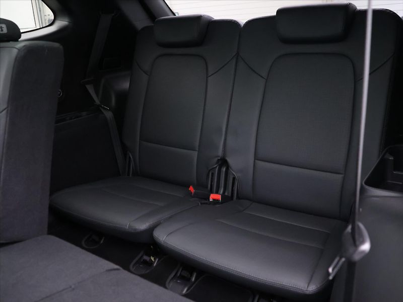 Hyundai Grand Santa Fe 2,2 CRDI 145kW CZ Luxury DPH - fotka 17 z 32